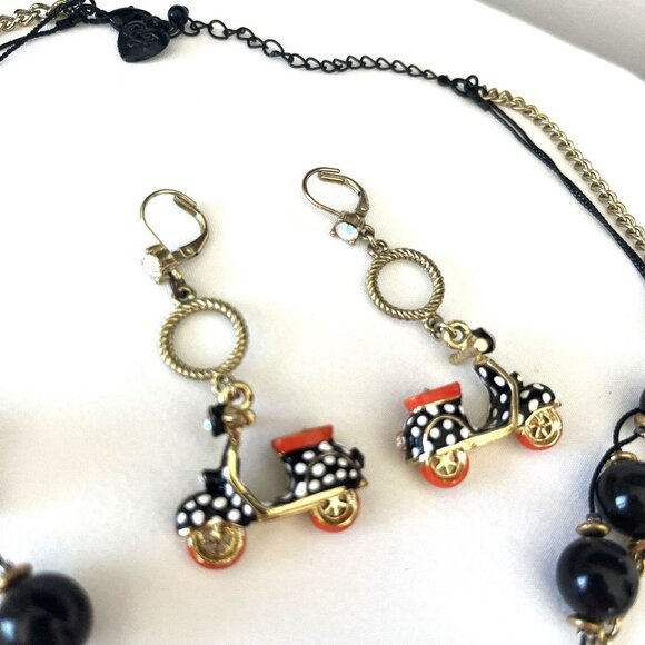Betsey Johnson Scooter Necklace & Earring Set - Picture 2 of 3